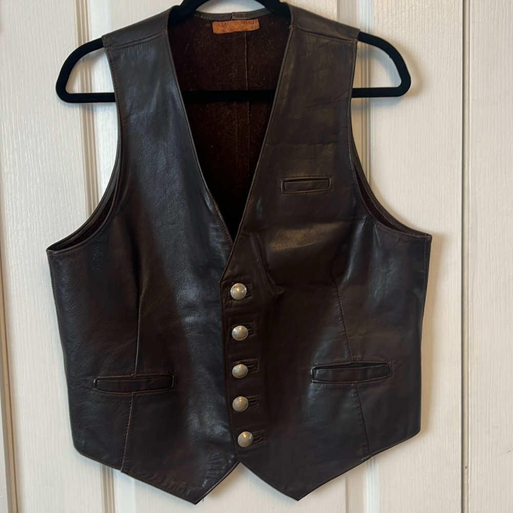 U.S. Leather People Boulder VINTAGE leather vest with buffalo nickel but…